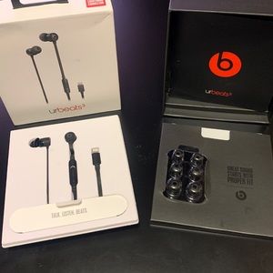[SOLD] Urbeats 3 Earphones w/Lightning Connector